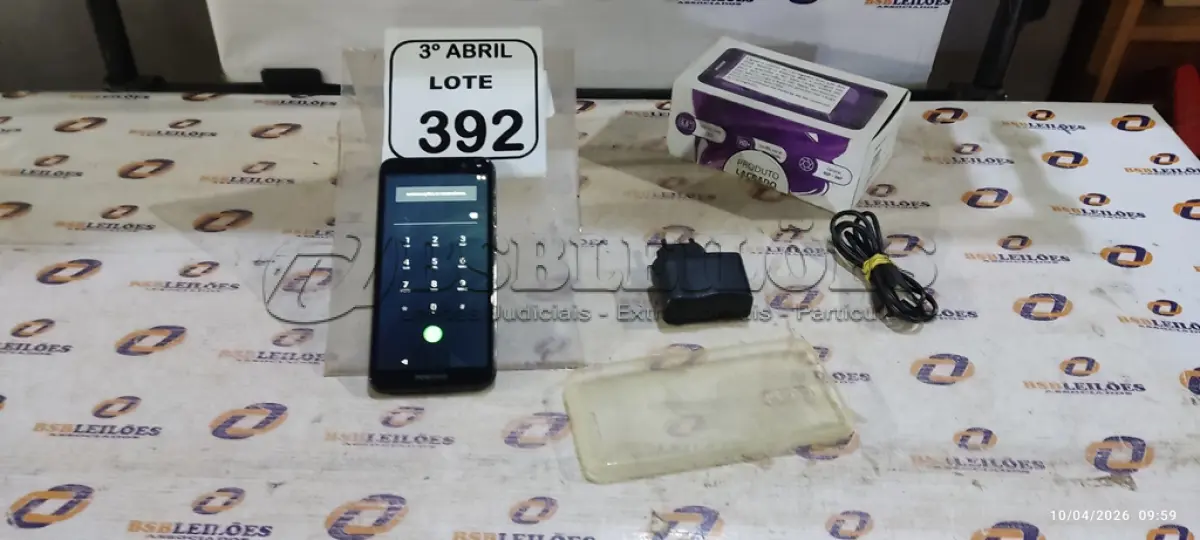LOTE 392 - 01 SMARTPHONE COM CARREGADOR MODELO TWIST MARCA POSITIVO. (NO ESTADO) ATENÇÃO! FAZER A VISITAÇÃO ANTES DE ARREMATAR, NÃO SABEMOS SE FUNCIONA, LEILÃO NÃO TEM GARANTIA E NEM DEVOLUÇÃO, SUJEITO A POSSÍVEIS AVARIAS VISÍVEIS/OCULTAS E/OU AUSÊNCIA DE COMPONENTES.