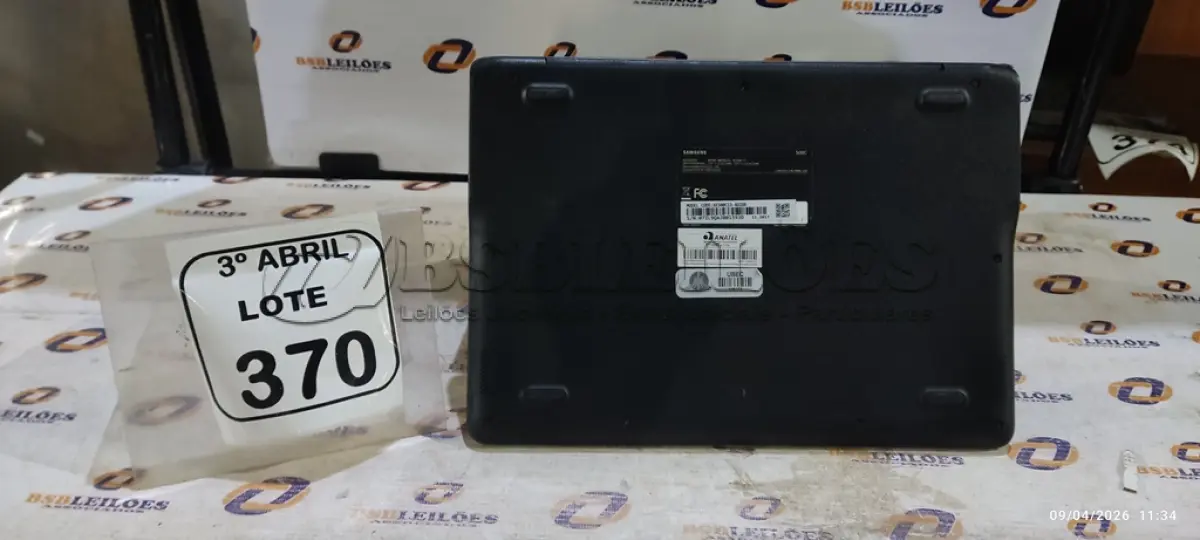 LOTE 370 - 01 CHROMEBOOK 16GB E.MMC MEMORIA 2GB LINHA CONNECT MARCA SAMSUNG SEM FONTE. (NO ESTADO) ATENÇÃO! FAZER A VISITAÇÃO ANTES DE ARREMATAR, NÃO SABEMOS SE FUNCIONA, LEILÃO NÃO TEM GARANTIA E NEM DEVOLUÇÃO, SUJEITO A POSSÍVEIS AVARIAS VISÍVEIS/OCULTAS E/OU AUSÊNCIA DE COMPONENTES.