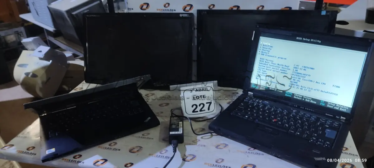 LOTE 227 - 02 NOTEBOOKS PARA RETIRADA DE PEÇAS E 02 MONITORES LCD PARA RETIRADA DE PEÇAS. (NO ESTADO) ATENÇÃO! FAZER A VISITAÇÃO ANTES DE ARREMATAR, NÃO SABEMOS SE FUNCIONA, LEILÃO NÃO TEM GARANTIA E NEM DEVOLUÇÃO, SUJEITO A POSSÍVEIS AVARIAS VISÍVEIS/OCULTAS E/OU AUSÊNCIA DE COMPONENTES.