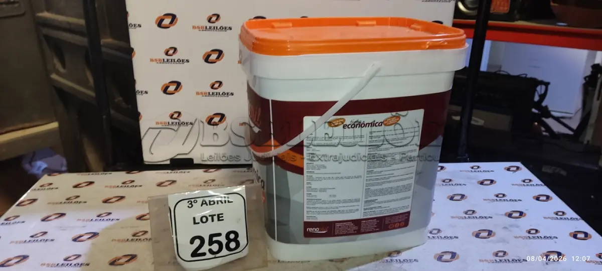 LOTE 258 - 01 BALDE DE TINTA 16L MARCA RENOCRIL. (NO ESTADO) ATENÇÃO! FAZER A VISITAÇÃO ANTES DE ARREMATAR, NÃO SABEMOS SE FUNCIONA, LEILÃO NÃO TEM GARANTIA E NEM DEVOLUÇÃO, SUJEITO A POSSÍVEIS AVARIAS VISÍVEIS/OCULTAS E/OU AUSÊNCIA DE COMPONENTES.