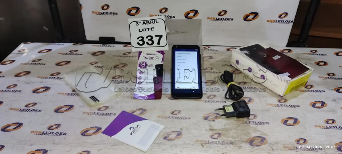 LOTE 337 - 01 SMARTPHONE COM CARREGADOR MODELO TWIST MARCA POSITIVO. (NO ESTADO) ATENÇÃO! FAZER A VISITAÇÃO ANTES DE ARREMATAR, NÃO SABEMOS SE FUNCIONA, LEILÃO NÃO TEM GARANTIA E NEM DEVOLUÇÃO, SUJEITO A POSSÍVEIS AVARIAS VISÍVEIS/OCULTAS E/OU AUSÊNCIA DE COMPONENTES.