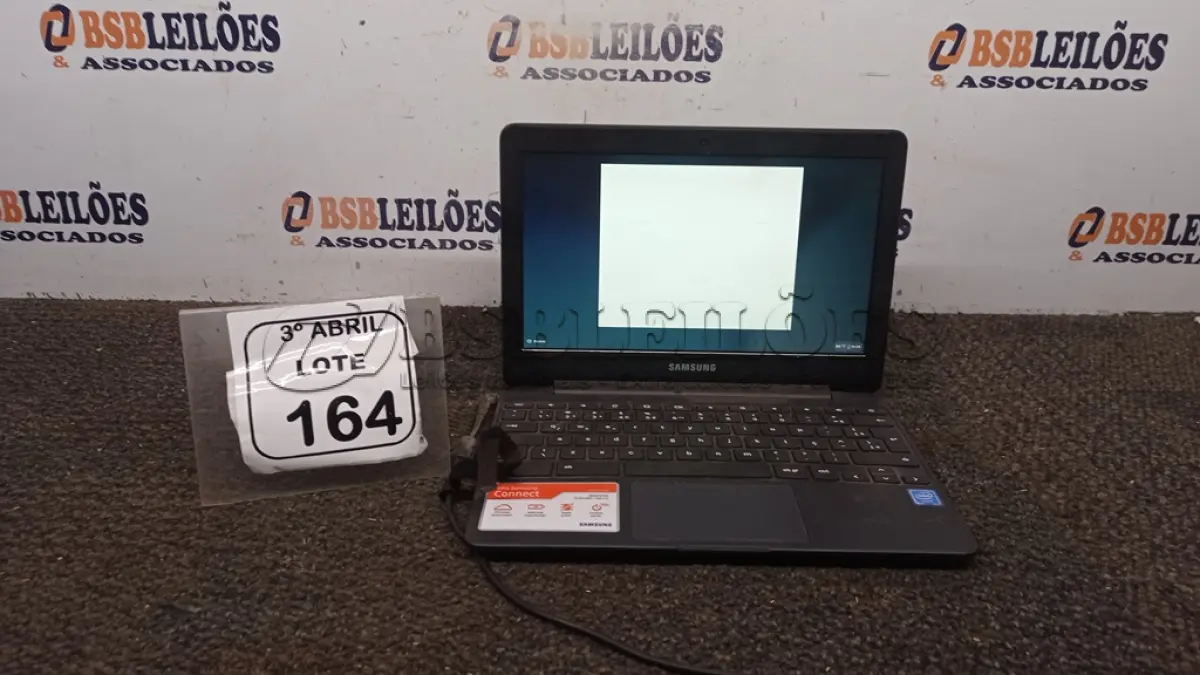 LOTE 164 - 01 CHROMEBOOK 16GB E.MMC MEMORIA 2GB LINHA CONNECT MARCA SAMSUNG SEM FONTE. (NO ESTADO) ATENÇÃO! FAZER A VISITAÇÃO ANTES DE ARREMATAR, NÃO SABEMOS SE FUNCIONA, LEILÃO NÃO TEM GARANTIA E NEM DEVOLUÇÃO, SUJEITO A POSSÍVEIS AVARIAS VISÍVEIS/OCULTAS E/OU AUSÊNCIA DE COMPONENTES.