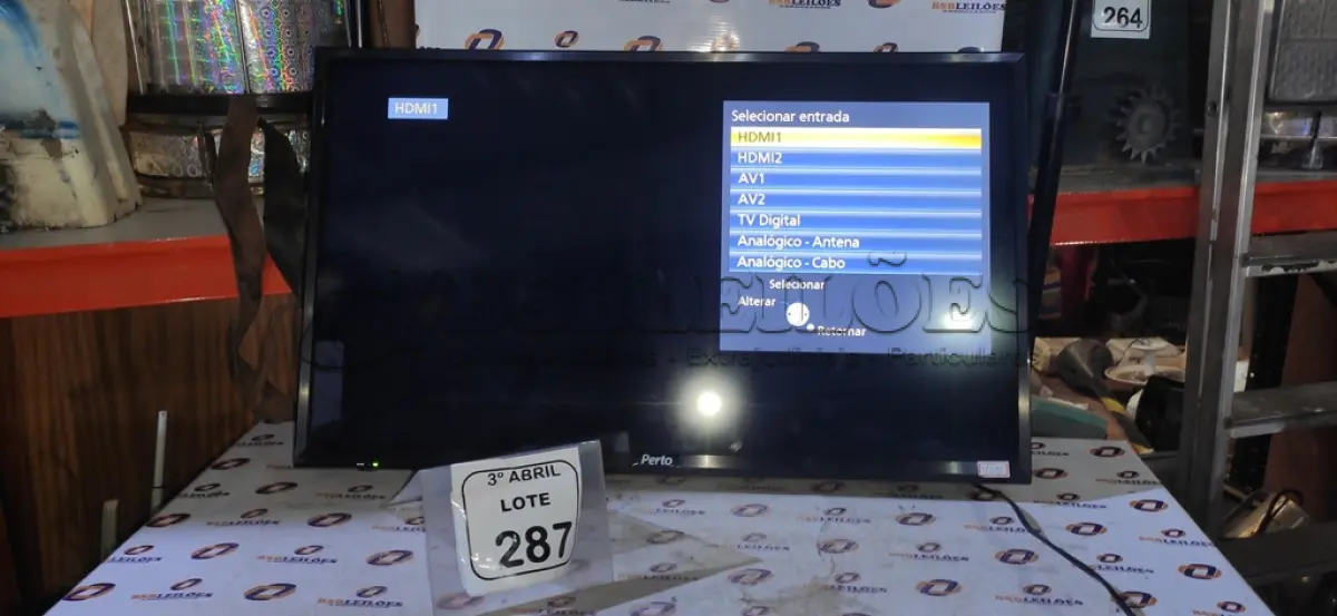 LOTE 287 - 01 TV LDC DE 32’’ MARCA PERTO. (NO ESTADO) ATENÇÃO! FAZER A VISITAÇÃO ANTES DE ARREMATAR, NÃO SABEMOS SE FUNCIONA, LEILÃO NÃO TEM GARANTIA E NEM DEVOLUÇÃO, SUJEITO A POSSÍVEIS AVARIAS VISÍVEIS/OCULTAS E/OU AUSÊNCIA DE COMPONENTES.