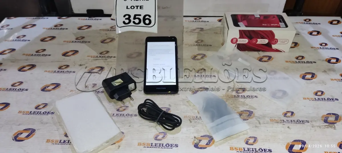 LOTE 356 - 01 SMARTPHONE COM CARREGADOR MODELO TWIST MARCA POSITIVO. (NO ESTADO) ATENÇÃO! FAZER A VISITAÇÃO ANTES DE ARREMATAR, NÃO SABEMOS SE FUNCIONA, LEILÃO NÃO TEM GARANTIA E NEM DEVOLUÇÃO, SUJEITO A POSSÍVEIS AVARIAS VISÍVEIS/OCULTAS E/OU AUSÊNCIA DE COMPONENTES.