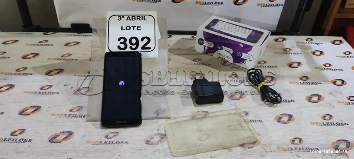 LOTE 392 - 01 SMARTPHONE COM CARREGADOR MODELO TWIST MARCA POSITIVO. (NO ESTADO) ATENÇÃO! FAZER A VISITAÇÃO ANTES DE ARREMATAR, NÃO SABEMOS SE FUNCIONA, LEILÃO NÃO TEM GARANTIA E NEM DEVOLUÇÃO, SUJEITO A POSSÍVEIS AVARIAS VISÍVEIS/OCULTAS E/OU AUSÊNCIA DE COMPONENTES.