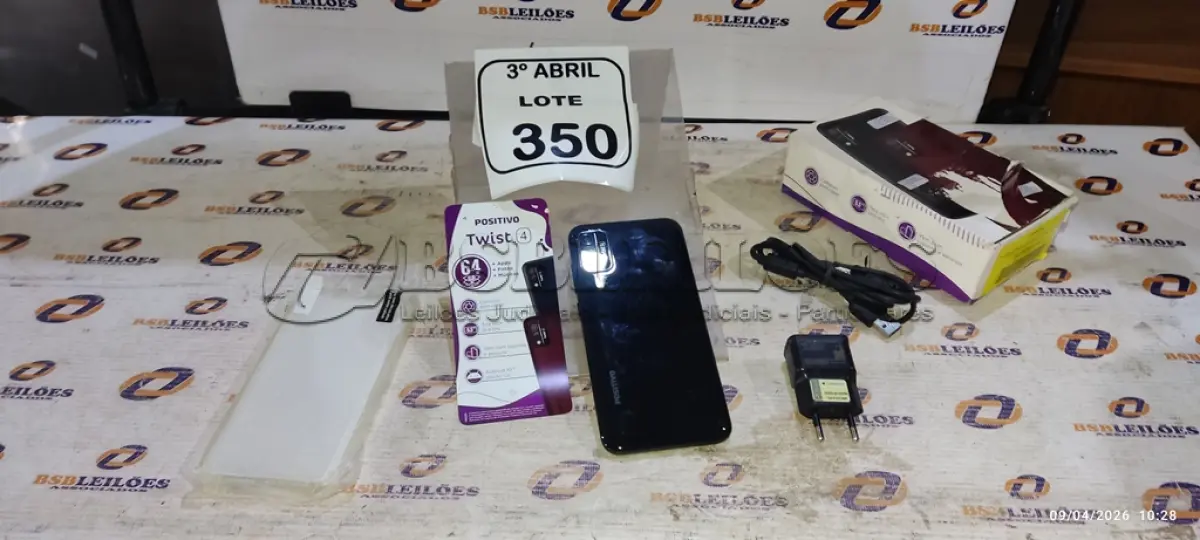LOTE 350 - 01 SMARTPHONE COM CARREGADOR MODELO TWIST MARCA POSITIVO. (NO ESTADO) ATENÇÃO! FAZER A VISITAÇÃO ANTES DE ARREMATAR, NÃO SABEMOS SE FUNCIONA, LEILÃO NÃO TEM GARANTIA E NEM DEVOLUÇÃO, SUJEITO A POSSÍVEIS AVARIAS VISÍVEIS/OCULTAS E/OU AUSÊNCIA DE COMPONENTES.