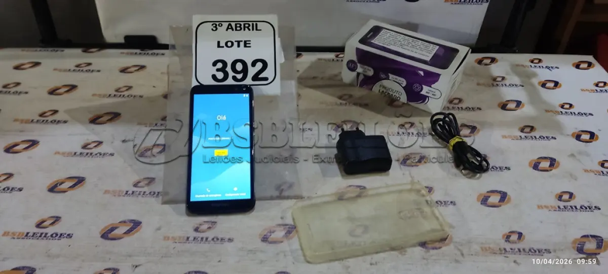 LOTE 392 - 01 SMARTPHONE COM CARREGADOR MODELO TWIST MARCA POSITIVO. (NO ESTADO) ATENÇÃO! FAZER A VISITAÇÃO ANTES DE ARREMATAR, NÃO SABEMOS SE FUNCIONA, LEILÃO NÃO TEM GARANTIA E NEM DEVOLUÇÃO, SUJEITO A POSSÍVEIS AVARIAS VISÍVEIS/OCULTAS E/OU AUSÊNCIA DE COMPONENTES.