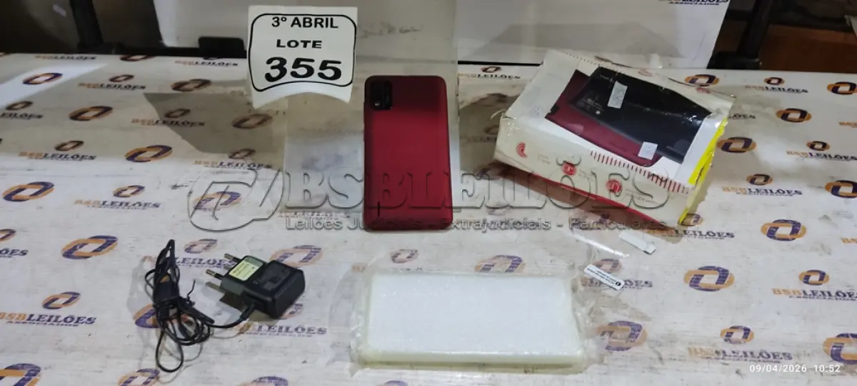 LOTE 355 - 01 SMARTPHONE COM CARREGADOR MODELO TWIST MARCA POSITIVO. (NO ESTADO) ATENÇÃO! FAZER A VISITAÇÃO ANTES DE ARREMATAR, NÃO SABEMOS SE FUNCIONA, LEILÃO NÃO TEM GARANTIA E NEM DEVOLUÇÃO, SUJEITO A POSSÍVEIS AVARIAS VISÍVEIS/OCULTAS E/OU AUSÊNCIA DE COMPONENTES.