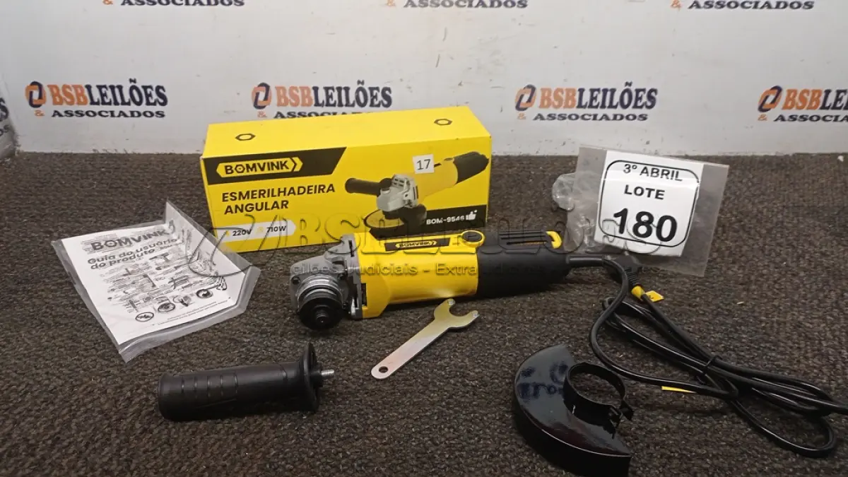 LOTE 180 - 01 ESMERILHADEIRA ANGULAR 220V  ( PRODUTO NOVO). (NO ESTADO) ATENÇÃO! FAZER A VISITAÇÃO ANTES DE ARREMATAR, NÃO SABEMOS SE FUNCIONA, LEILÃO NÃO TEM GARANTIA E NEM DEVOLUÇÃO, SUJEITO A POSSÍVEIS AVARIAS VISÍVEIS/OCULTAS E/OU AUSÊNCIA DE COMPONENTES.