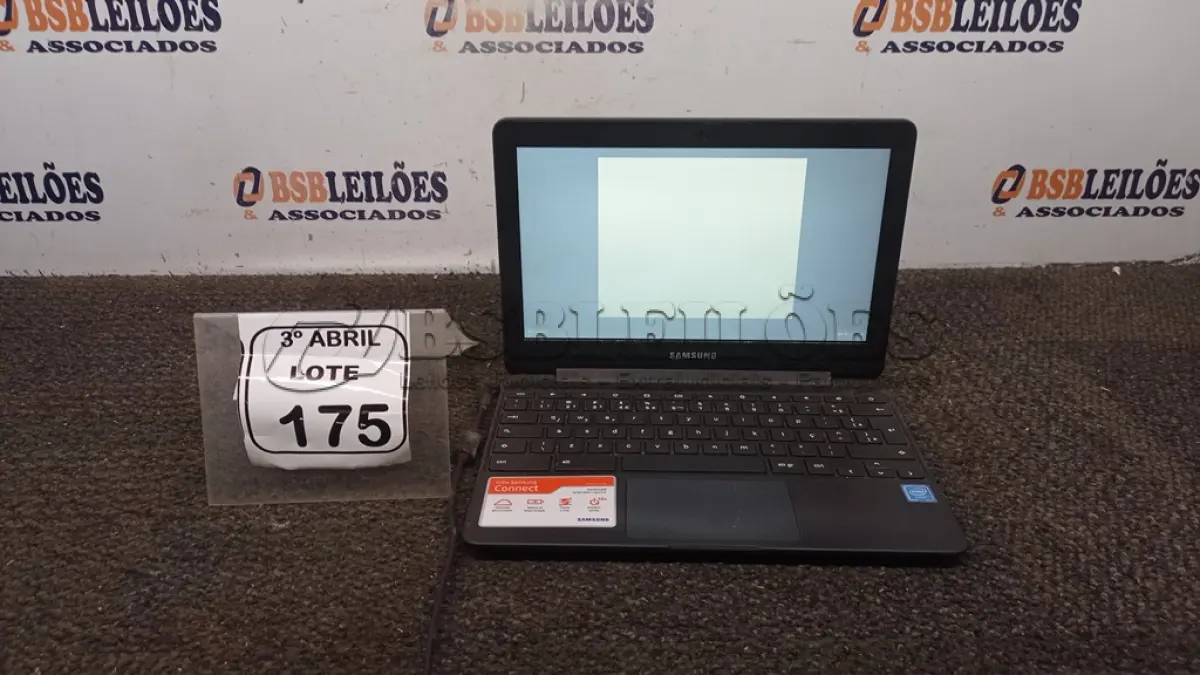 LOTE 175 - 01 CHROMEBOOK 16GB E.MMC MEMORIA 2GB LINHA CONNECT MARCA SAMSUNG SEM FONTE. (NO ESTADO) ATENÇÃO! FAZER A VISITAÇÃO ANTES DE ARREMATAR, NÃO SABEMOS SE FUNCIONA, LEILÃO NÃO TEM GARANTIA E NEM DEVOLUÇÃO, SUJEITO A POSSÍVEIS AVARIAS VISÍVEIS/OCULTAS E/OU AUSÊNCIA DE COMPONENTES.