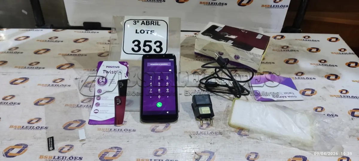 LOTE 353 - 01 SMARTPHONE COM CARREGADOR MODELO TWIST MARCA POSITIVO. (NO ESTADO) ATENÇÃO! FAZER A VISITAÇÃO ANTES DE ARREMATAR, NÃO SABEMOS SE FUNCIONA, LEILÃO NÃO TEM GARANTIA E NEM DEVOLUÇÃO, SUJEITO A POSSÍVEIS AVARIAS VISÍVEIS/OCULTAS E/OU AUSÊNCIA DE COMPONENTES.