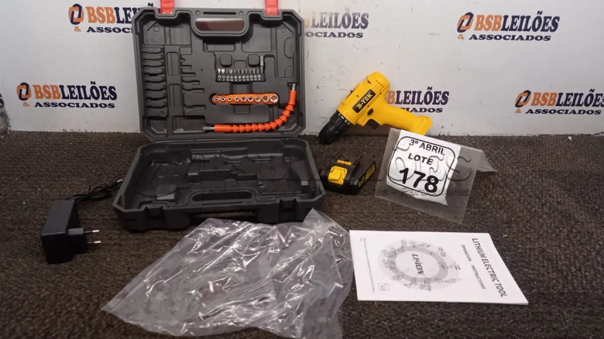 LOTE 178 - 01 PARAFUSADEIRA 36V A BATERIA COM MALETA E ACESSÓRIOS PRODUTO NOVO. (NO ESTADO) ATENÇÃO! FAZER A VISITAÇÃO ANTES DE ARREMATAR, NÃO SABEMOS SE FUNCIONA, LEILÃO NÃO TEM GARANTIA E NEM DEVOLUÇÃO, SUJEITO A POSSÍVEIS AVARIAS VISÍVEIS/OCULTAS E/OU AUSÊNCIA DE COMPONENTES.