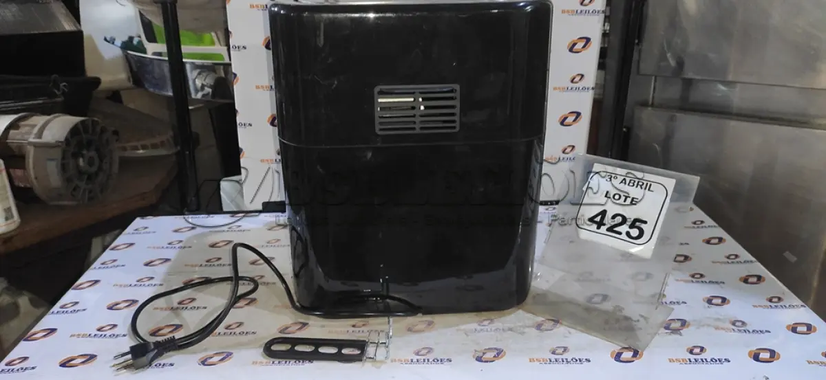 LOTE 425 - 01 AIR FYER ESTILO FORNO MARCA MONDIAL. (NO ESTADO) ATENÇÃO! FAZER A VISITAÇÃO ANTES DE ARREMATAR, NÃO SABEMOS SE FUNCIONA, LEILÃO NÃO TEM GARANTIA E NEM DEVOLUÇÃO, SUJEITO A POSSÍVEIS AVARIAS VISÍVEIS/OCULTAS E/OU AUSÊNCIA DE COMPONENTES.