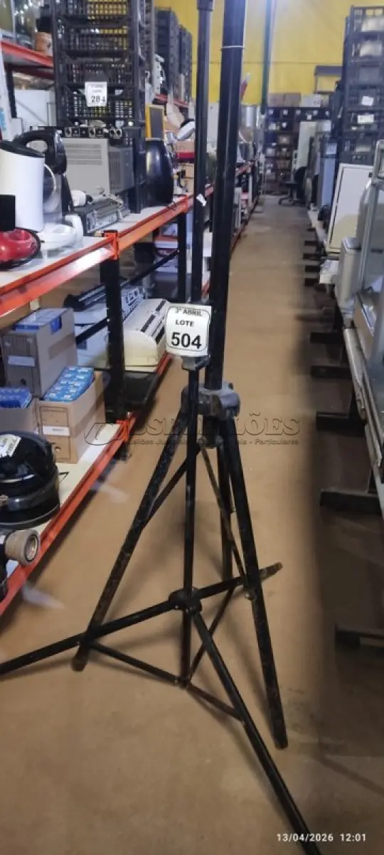LOTE 504 - 02 TRIPÉS DE BANNER. (NO ESTADO) ATENÇÃO! FAZER A VISITAÇÃO ANTES DE ARREMATAR, NÃO SABEMOS SE FUNCIONA, LEILÃO NÃO TEM GARANTIA E NEM DEVOLUÇÃO, SUJEITO A POSSÍVEIS AVARIAS VISÍVEIS/OCULTAS E/OU AUSÊNCIA DE COMPONENTES.