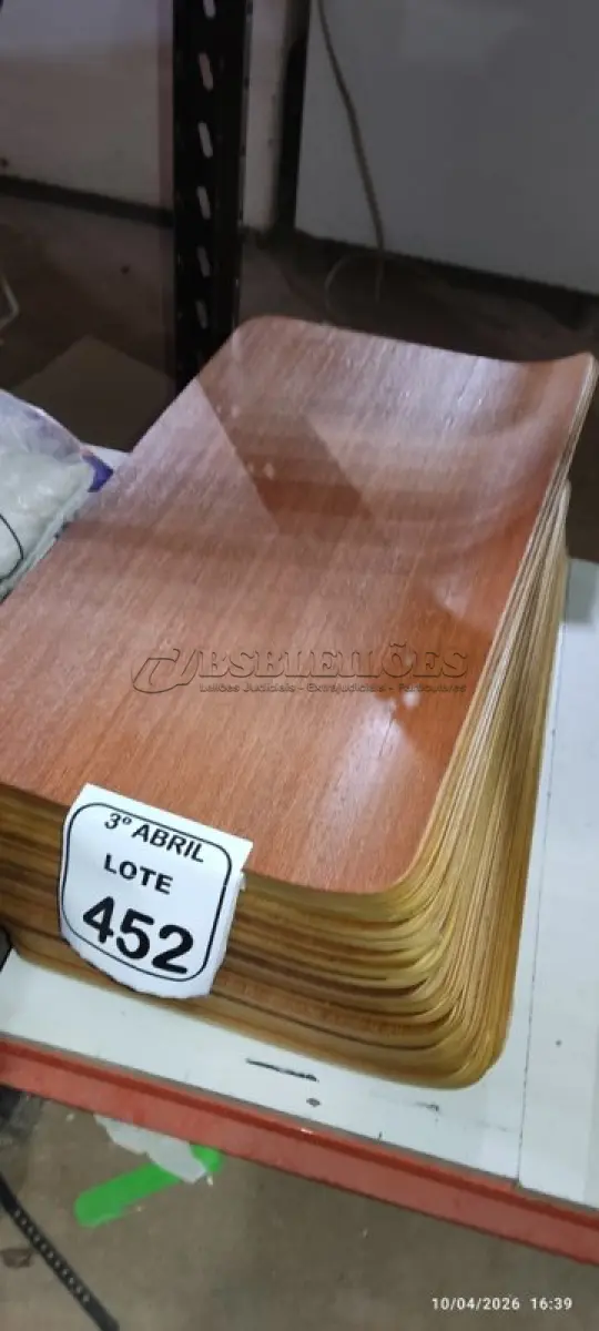 LOTE 452 - 20 PLACAS DE MADEIRA. (NO ESTADO) ATENÇÃO! FAZER A VISITAÇÃO ANTES DE ARREMATAR, NÃO SABEMOS SE FUNCIONA, LEILÃO NÃO TEM GARANTIA E NEM DEVOLUÇÃO, SUJEITO A POSSÍVEIS AVARIAS VISÍVEIS/OCULTAS E/OU AUSÊNCIA DE COMPONENTES.