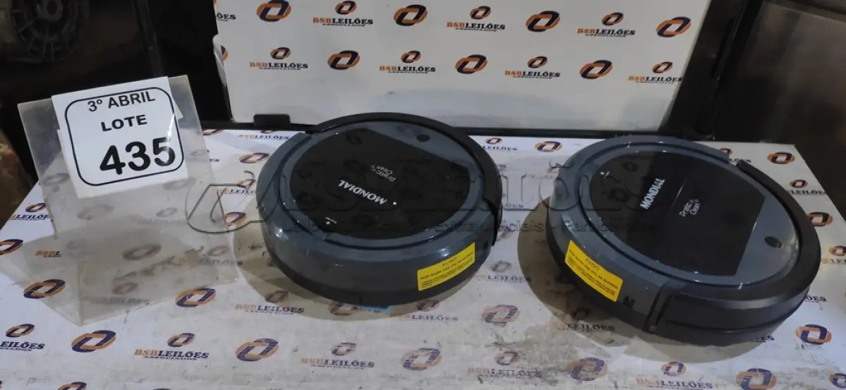 LOTE 435 - 02 ASPIRADORES ROBÔS MARCA MONDIAL. (NO ESTADO) ATENÇÃO! FAZER A VISITAÇÃO ANTES DE ARREMATAR, NÃO SABEMOS SE FUNCIONA, LEILÃO NÃO TEM GARANTIA E NEM DEVOLUÇÃO, SUJEITO A POSSÍVEIS AVARIAS VISÍVEIS/OCULTAS E/OU AUSÊNCIA DE COMPONENTES.