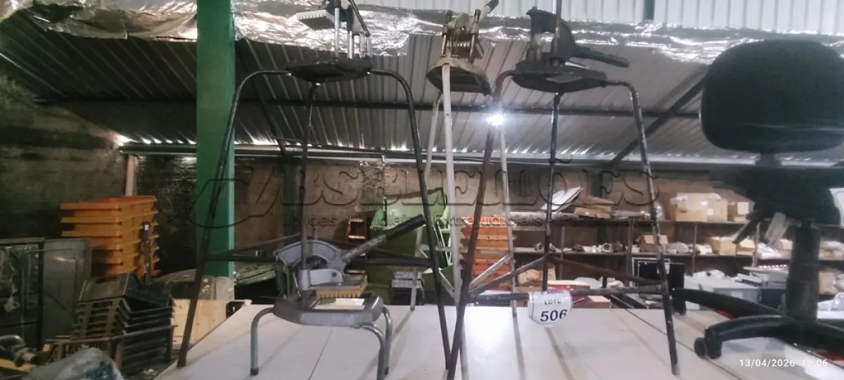 LOTE 506 - 04 CORTADORES DE LEGUMES MANUAL. (NO ESTADO) ATENÇÃO! FAZER A VISITAÇÃO ANTES DE ARREMATAR, NÃO SABEMOS SE FUNCIONA, LEILÃO NÃO TEM GARANTIA E NEM DEVOLUÇÃO, SUJEITO A POSSÍVEIS AVARIAS VISÍVEIS/OCULTAS E/OU AUSÊNCIA DE COMPONENTES.