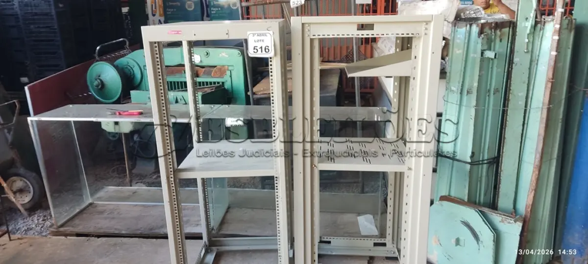 LOTE 516 - 02 RACKS PARA SERVIDORES. (NO ESTADO) ATENÇÃO! FAZER A VISITAÇÃO ANTES DE ARREMATAR, NÃO SABEMOS SE FUNCIONA, LEILÃO NÃO TEM GARANTIA E NEM DEVOLUÇÃO, SUJEITO A POSSÍVEIS AVARIAS VISÍVEIS/OCULTAS E/OU AUSÊNCIA DE COMPONENTES.