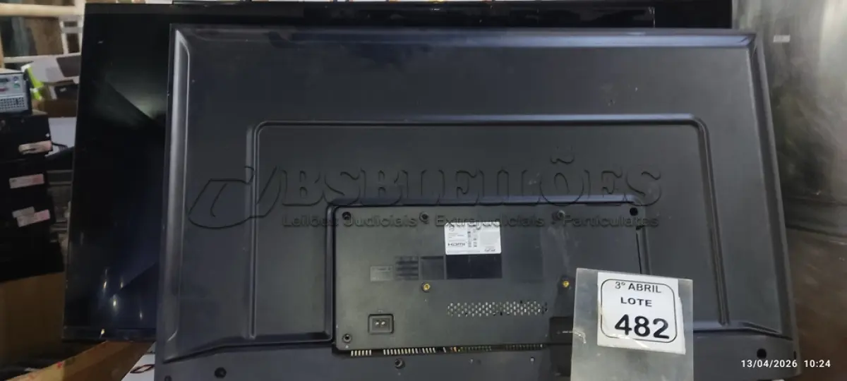 LOTE 482 - 02 TVS LCD 43’’ MARCA PHILIPS. (NO ESTADO) ATENÇÃO! FAZER A VISITAÇÃO ANTES DE ARREMATAR, NÃO SABEMOS SE FUNCIONA, LEILÃO NÃO TEM GARANTIA E NEM DEVOLUÇÃO, SUJEITO A POSSÍVEIS AVARIAS VISÍVEIS/OCULTAS E/OU AUSÊNCIA DE COMPONENTES.
