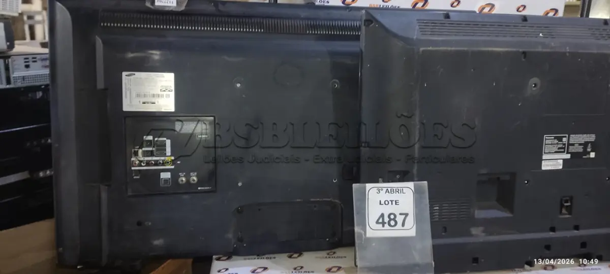 LOTE 487 - 01 TV LCD 39’’ MARCA PANASONIC E 01 TV LCD 40’’ MARCA SAMSUNG. (NO ESTADO) ATENÇÃO! FAZER A VISITAÇÃO ANTES DE ARREMATAR, NÃO SABEMOS SE FUNCIONA, LEILÃO NÃO TEM GARANTIA E NEM DEVOLUÇÃO, SUJEITO A POSSÍVEIS AVARIAS VISÍVEIS/OCULTAS E/OU AUSÊNCIA DE COMPONENTES.