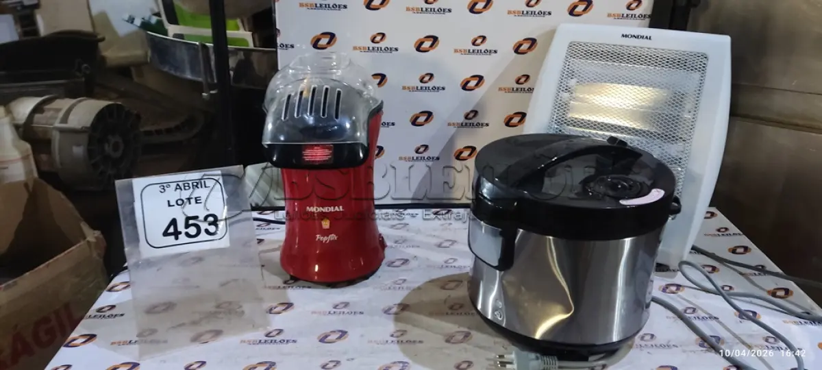 LOTE 453 - 01 PANELA ELÉTRICA MARCA MONDIAL, 01 PIPOQUEIRA E 01 AQUECEDOR. (NO ESTADO) ATENÇÃO! FAZER A VISITAÇÃO ANTES DE ARREMATAR, NÃO SABEMOS SE FUNCIONA, LEILÃO NÃO TEM GARANTIA E NEM DEVOLUÇÃO, SUJEITO A POSSÍVEIS AVARIAS VISÍVEIS/OCULTAS E/OU AUSÊNCIA DE COMPONENTES.