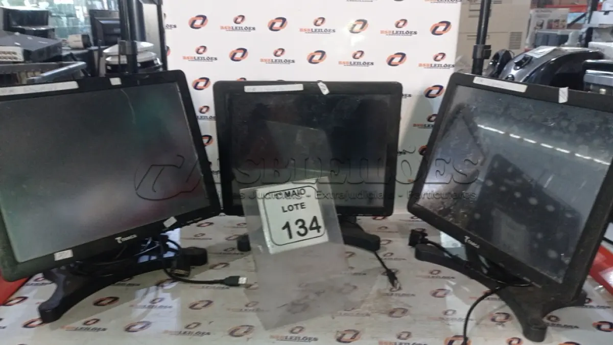 LOTE 134 - 03 MONITORES TOUCH SCREEN MARCA TANCA. (NO ESTADO) ATENÇÃO! FAZER A VISITAÇÃO ANTES DE ARREMATAR, NÃO SABEMOS SE FUNCIONA, LEILÃO NÃO TEM GARANTIA E NEM DEVOLUÇÃO, SUJEITO A POSSÍVEIS AVARIAS VISÍVEIS/OCULTAS E/OU AUSÊNCIA DE COMPONENTES.