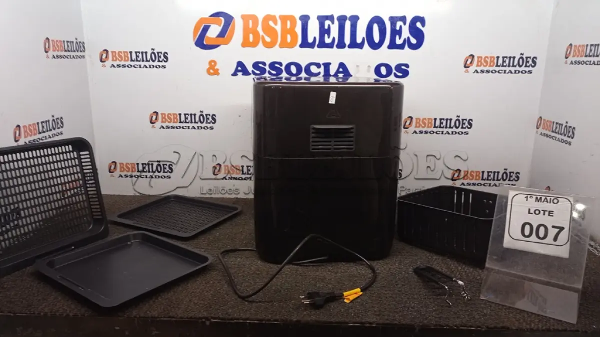 LOTE 007 - 01 AIR FRYER/FORNO 12L 220V MARCA MONDIAL. (NO ESTADO) ATENÇÃO! FAZER A VISITAÇÃO ANTES DE ARREMATAR, NÃO SABEMOS SE FUNCIONA, LEILÃO NÃO TEM GARANTIA E NEM DEVOLUÇÃO, SUJEITO A POSSÍVEIS AVARIAS VISÍVEIS/OCULTAS E/OU AUSÊNCIA DE COMPONENTES.