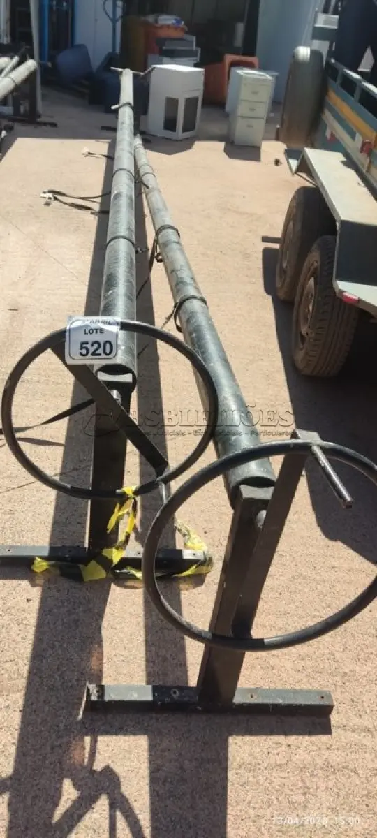 LOTE 520 - 02 ENROLADORES PARA CAPA DE PISCINA 6,30M APROXIMADAMENTE. (NO ESTADO) ATENÇÃO! FAZER A VISITAÇÃO ANTES DE ARREMATAR, NÃO SABEMOS SE FUNCIONA, LEILÃO NÃO TEM GARANTIA E NEM DEVOLUÇÃO, SUJEITO A POSSÍVEIS AVARIAS VISÍVEIS/OCULTAS E/OU AUSÊNCIA DE COMPONENTES.