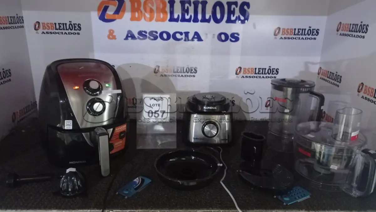 LOTE 057 - 01 AIR FRYER E 01 VENTILADOR MARCA MONDIAL. (NO ESTADO) ATENÇÃO! FAZER A VISITAÇÃO ANTES DE ARREMATAR, NÃO SABEMOS SE FUNCIONA, LEILÃO NÃO TEM GARANTIA E NEM DEVOLUÇÃO, SUJEITO A POSSÍVEIS AVARIAS VISÍVEIS/OCULTAS E/OU AUSÊNCIA DE COMPONENTES.
