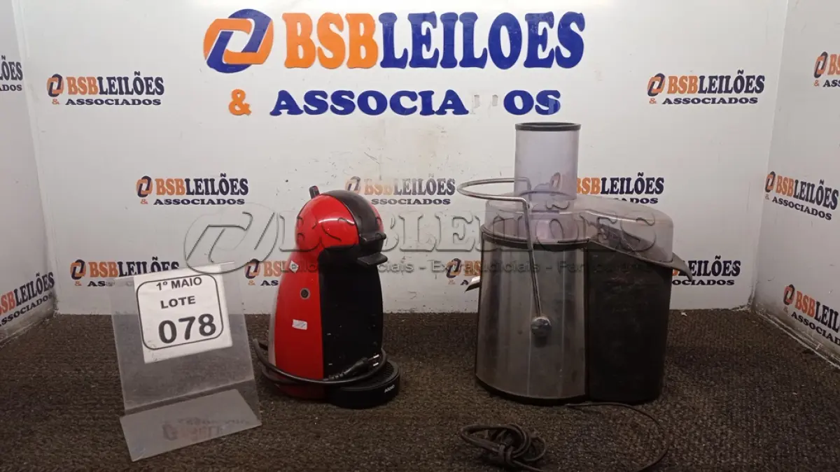 LOTE 078 - 01 CAFETEIRA E 01 CENTRIFUGA DE ALIMENTOS. (NO ESTADO) ATENÇÃO! FAZER A VISITAÇÃO ANTES DE ARREMATAR, NÃO SABEMOS SE FUNCIONA, LEILÃO NÃO TEM GARANTIA E NEM DEVOLUÇÃO, SUJEITO A POSSÍVEIS AVARIAS VISÍVEIS/OCULTAS E/OU AUSÊNCIA DE COMPONENTES.