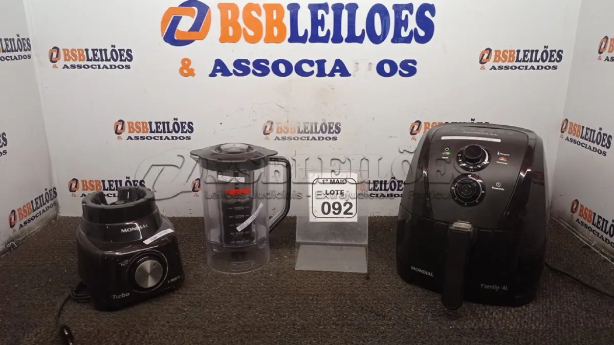 LOTE 092 - 01 AIR FRYER MARCA MONDIAL E 01 LIQUIDIFICADOR 220V MARCA MONDIAL. (NO ESTADO) ATENÇÃO! FAZER A VISITAÇÃO ANTES DE ARREMATAR, NÃO SABEMOS SE FUNCIONA, LEILÃO NÃO TEM GARANTIA E NEM DEVOLUÇÃO, SUJEITO A POSSÍVEIS AVARIAS VISÍVEIS/OCULTAS E/OU AUSÊNCIA DE COMPONENTES.