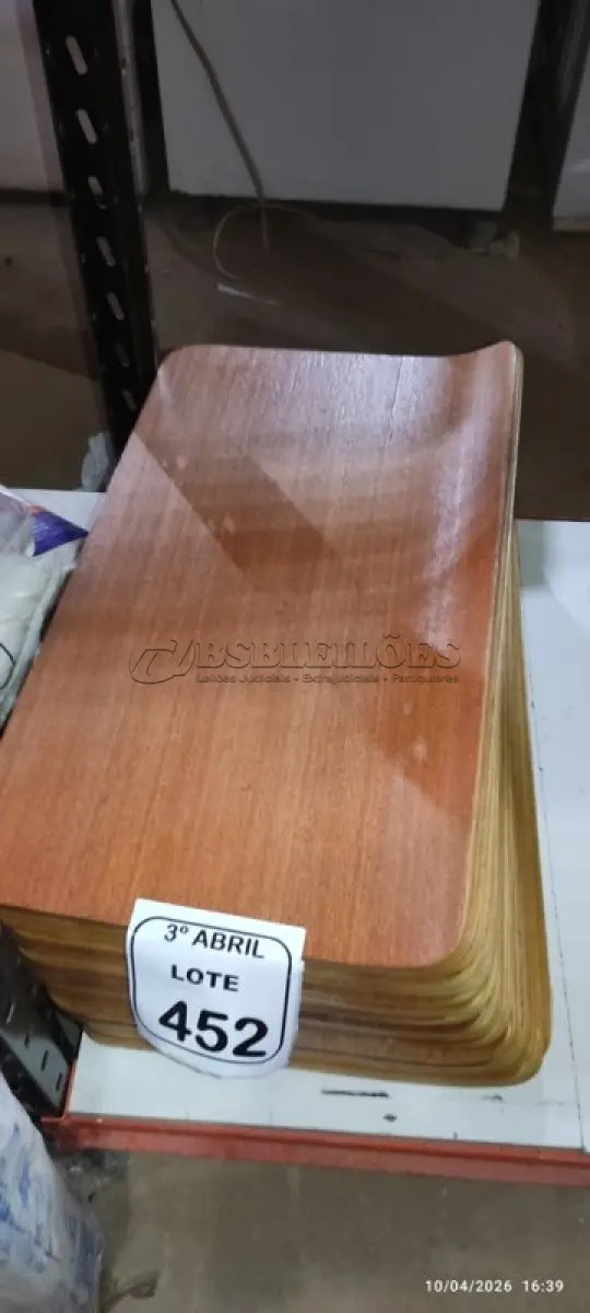 LOTE 452 - 20 PLACAS DE MADEIRA. (NO ESTADO) ATENÇÃO! FAZER A VISITAÇÃO ANTES DE ARREMATAR, NÃO SABEMOS SE FUNCIONA, LEILÃO NÃO TEM GARANTIA E NEM DEVOLUÇÃO, SUJEITO A POSSÍVEIS AVARIAS VISÍVEIS/OCULTAS E/OU AUSÊNCIA DE COMPONENTES.