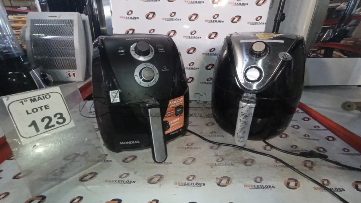 LOTE 123 - 02 AIR FRYERS 220V MARCA MONDIAL. (NO ESTADO) ATENÇÃO! FAZER A VISITAÇÃO ANTES DE ARREMATAR, NÃO SABEMOS SE FUNCIONA, LEILÃO NÃO TEM GARANTIA E NEM DEVOLUÇÃO, SUJEITO A POSSÍVEIS AVARIAS VISÍVEIS/OCULTAS E/OU AUSÊNCIA DE COMPONENTES.