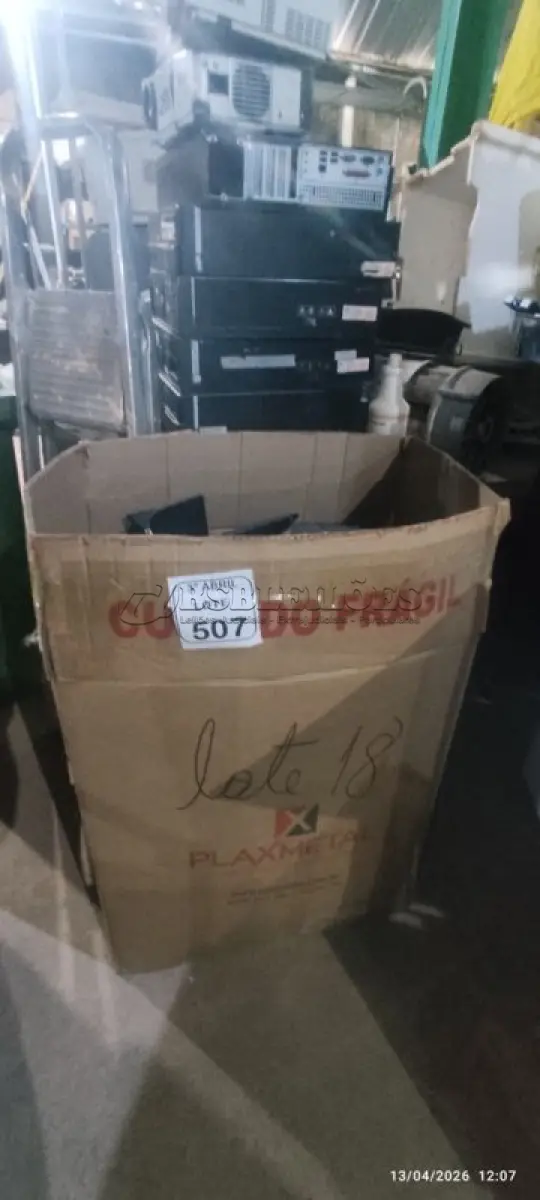 LOTE 507 - 01 LOTE COM GRANDE QUANTIDADE DE APARELHOS DE SOM PORTÁTEIS PARA RETIRADA DE PEÇAS. (NO ESTADO) ATENÇÃO! FAZER A VISITAÇÃO ANTES DE ARREMATAR, NÃO SABEMOS SE FUNCIONA, LEILÃO NÃO TEM GARANTIA E NEM DEVOLUÇÃO, SUJEITO A POSSÍVEIS AVARIAS VISÍVEIS/OCULTAS E/OU AUSÊNCIA DE COMPONENTES.