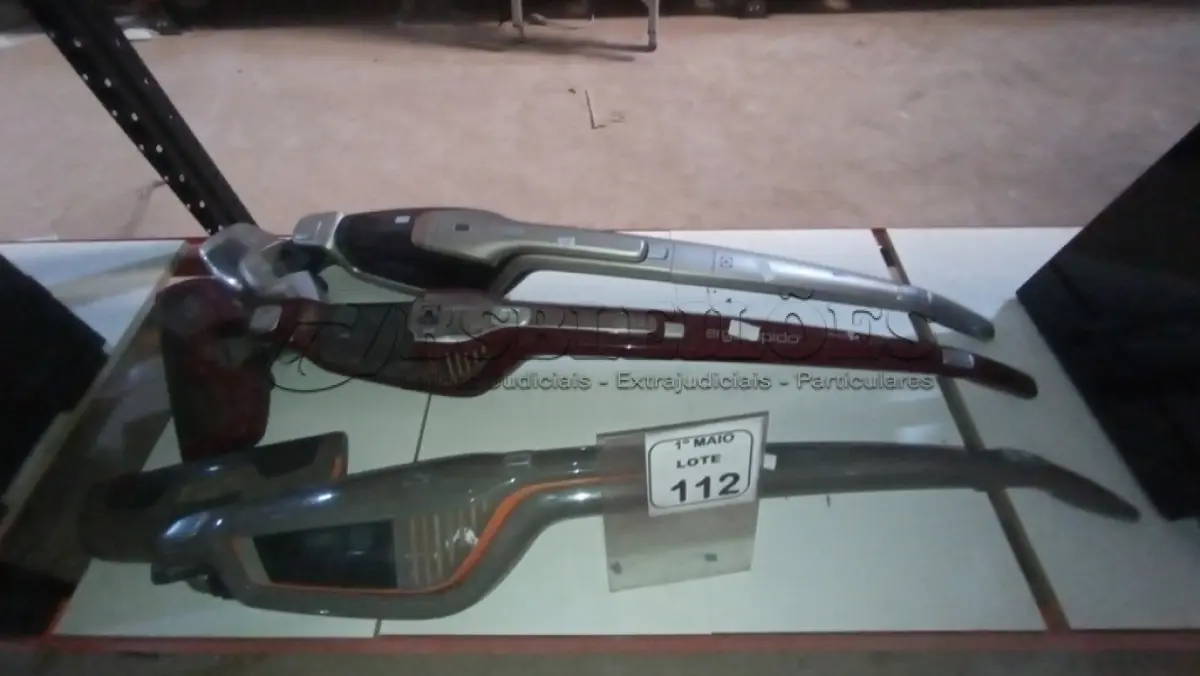 LOTE 112 - 03 ASPIRADORES DE PÓ MODELO ERGORÁPIDO MARCA ELECTROLUX. (NO ESTADO) ATENÇÃO! FAZER A VISITAÇÃO ANTES DE ARREMATAR, NÃO SABEMOS SE FUNCIONA, LEILÃO NÃO TEM GARANTIA E NEM DEVOLUÇÃO, SUJEITO A POSSÍVEIS AVARIAS VISÍVEIS/OCULTAS E/OU AUSÊNCIA DE COMPONENTES.
