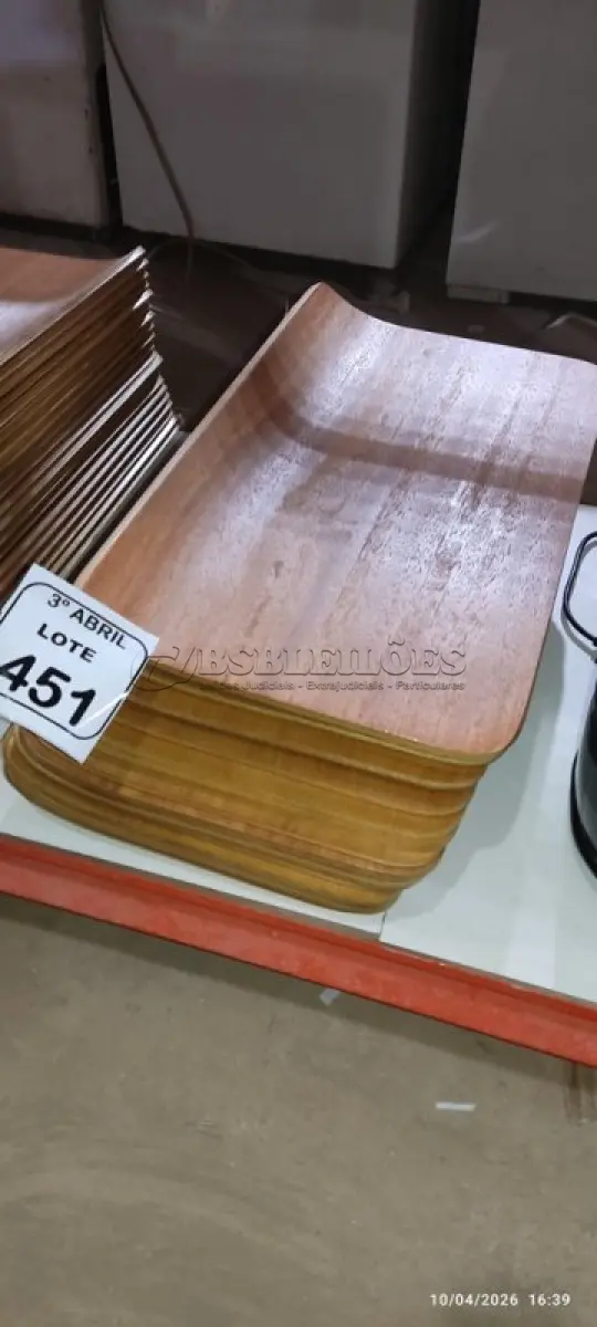 LOTE 451 - 20 PLACAS DE MADEIRA. (NO ESTADO) ATENÇÃO! FAZER A VISITAÇÃO ANTES DE ARREMATAR, NÃO SABEMOS SE FUNCIONA, LEILÃO NÃO TEM GARANTIA E NEM DEVOLUÇÃO, SUJEITO A POSSÍVEIS AVARIAS VISÍVEIS/OCULTAS E/OU AUSÊNCIA DE COMPONENTES.