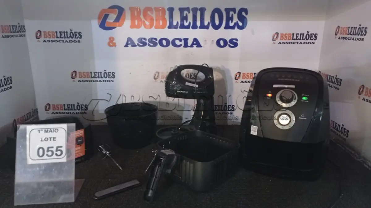 LOTE 055 - 01 AIR FRYER 4L MARCA MONDIAL E 01 BATEDEIRA MARCA MONDIAL. (NO ESTADO) ATENÇÃO! FAZER A VISITAÇÃO ANTES DE ARREMATAR, NÃO SABEMOS SE FUNCIONA, LEILÃO NÃO TEM GARANTIA E NEM DEVOLUÇÃO, SUJEITO A POSSÍVEIS AVARIAS VISÍVEIS/OCULTAS E/OU AUSÊNCIA DE COMPONENTES.