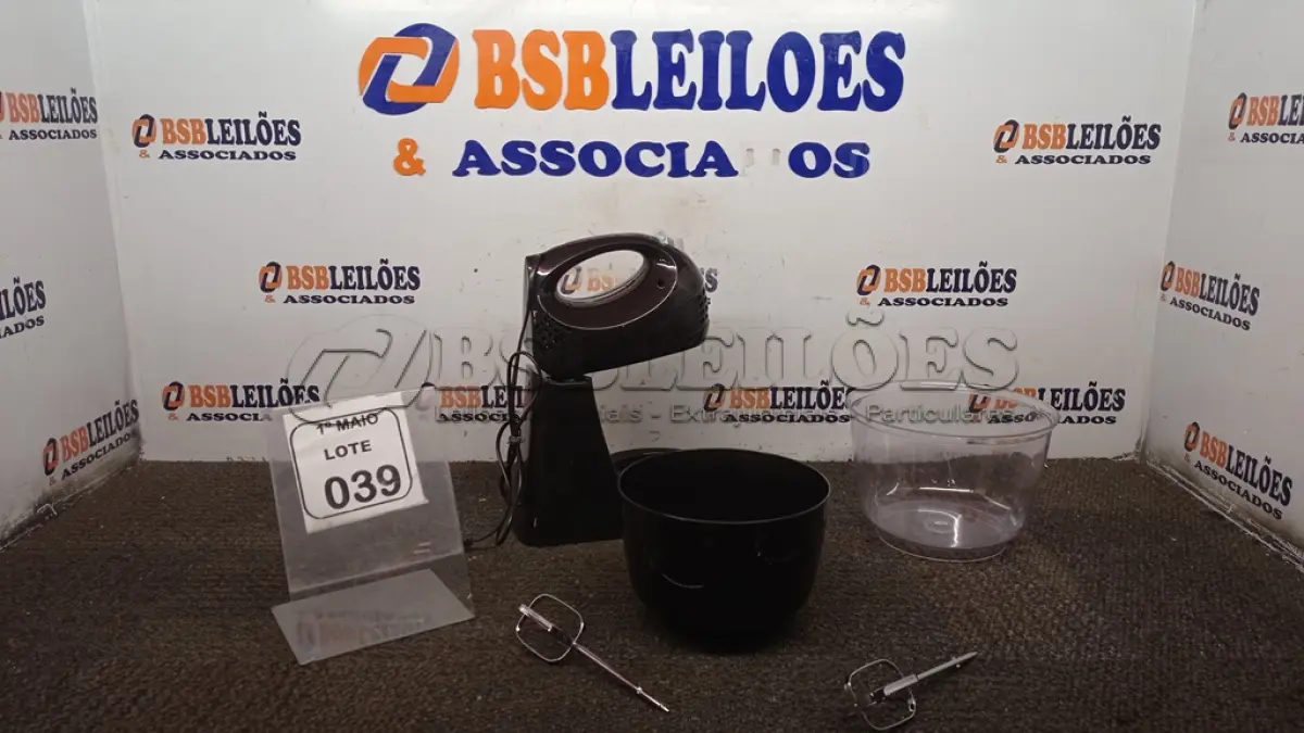LOTE 039 - 01 BATEDEIRA MARCA MONDIAL. (NO ESTADO) ATENÇÃO! FAZER A VISITAÇÃO ANTES DE ARREMATAR, NÃO SABEMOS SE FUNCIONA, LEILÃO NÃO TEM GARANTIA E NEM DEVOLUÇÃO, SUJEITO A POSSÍVEIS AVARIAS VISÍVEIS/OCULTAS E/OU AUSÊNCIA DE COMPONENTES.