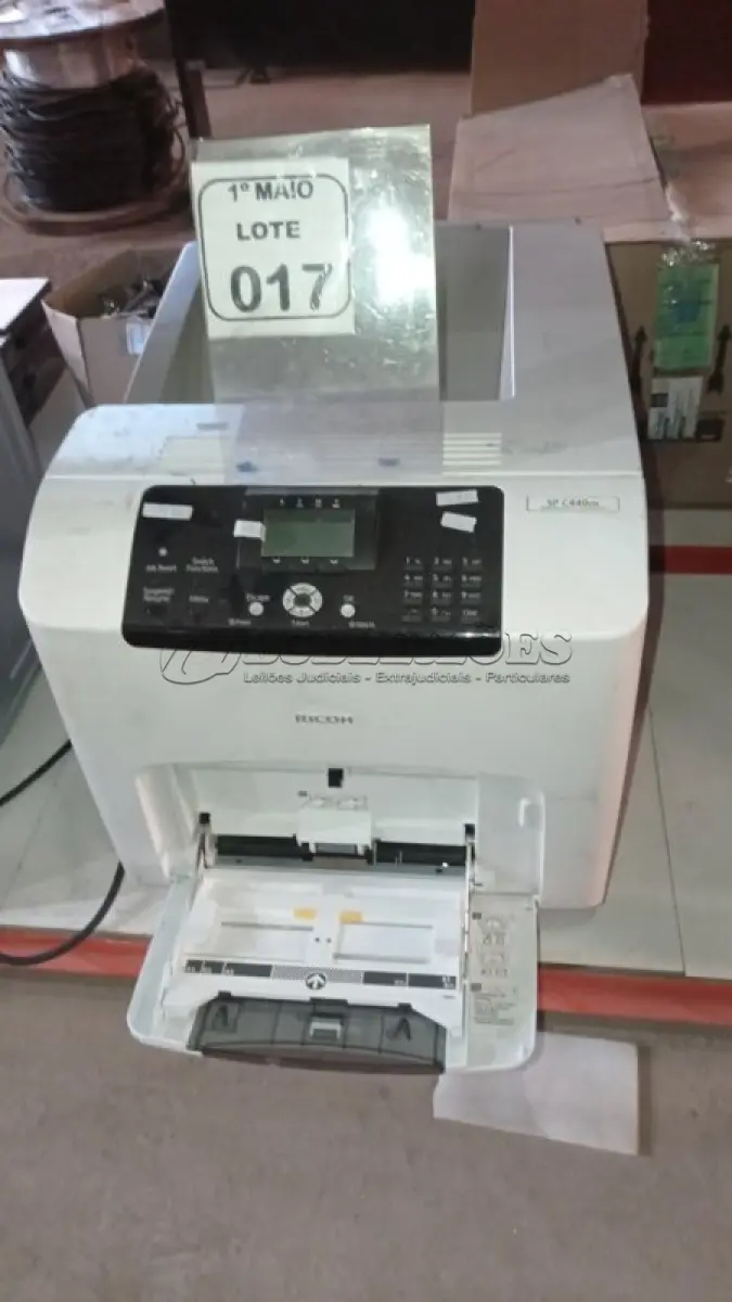 LOTE 017 - 01 IMPRESSORA MODELO SP C440DN MARCA RICOH. (NO ESTADO) ATENÇÃO! FAZER A VISITAÇÃO ANTES DE ARREMATAR, NÃO SABEMOS SE FUNCIONA, LEILÃO NÃO TEM GARANTIA E NEM DEVOLUÇÃO, SUJEITO A POSSÍVEIS AVARIAS VISÍVEIS/OCULTAS E/OU AUSÊNCIA DE COMPONENTES.