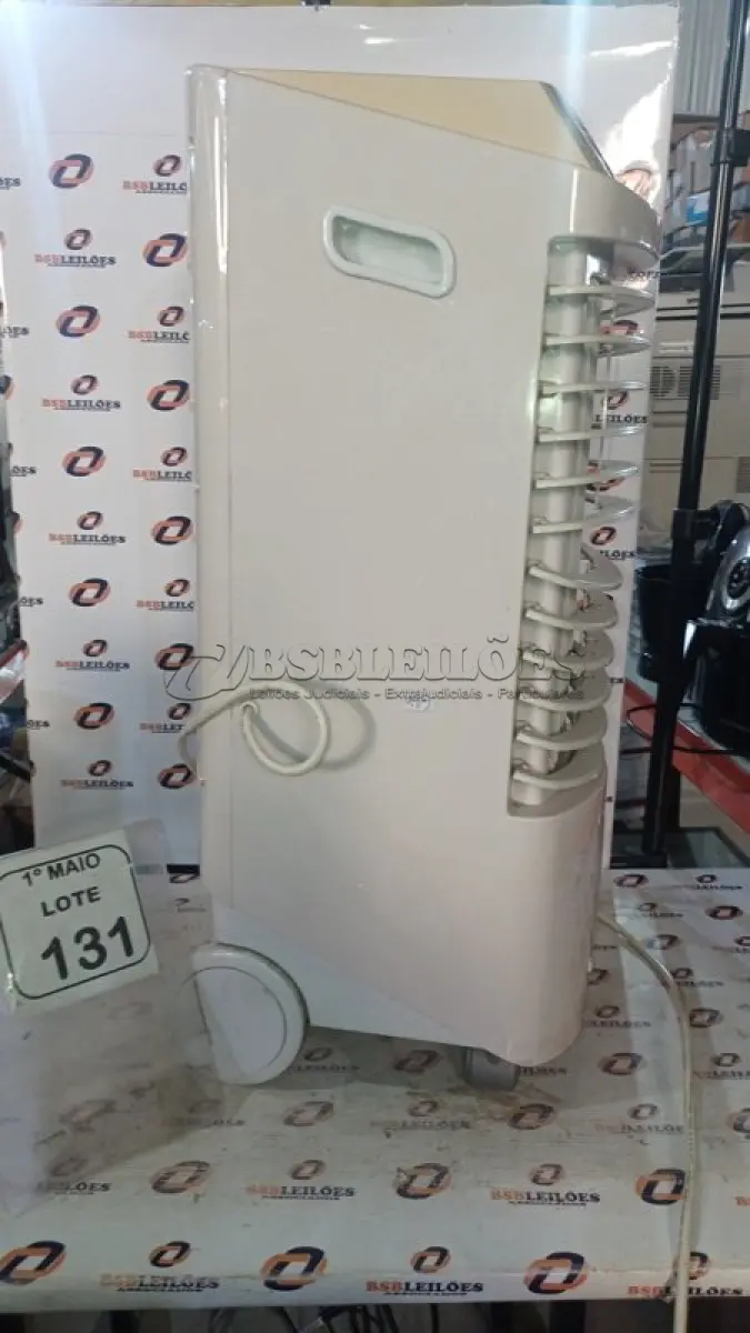 LOTE 131 - 01 CLIMATIZADOR DE AR 220V MARCA CONSUL. (NO ESTADO) ATENÇÃO! FAZER A VISITAÇÃO ANTES DE ARREMATAR, NÃO SABEMOS SE FUNCIONA, LEILÃO NÃO TEM GARANTIA E NEM DEVOLUÇÃO, SUJEITO A POSSÍVEIS AVARIAS VISÍVEIS/OCULTAS E/OU AUSÊNCIA DE COMPONENTES.