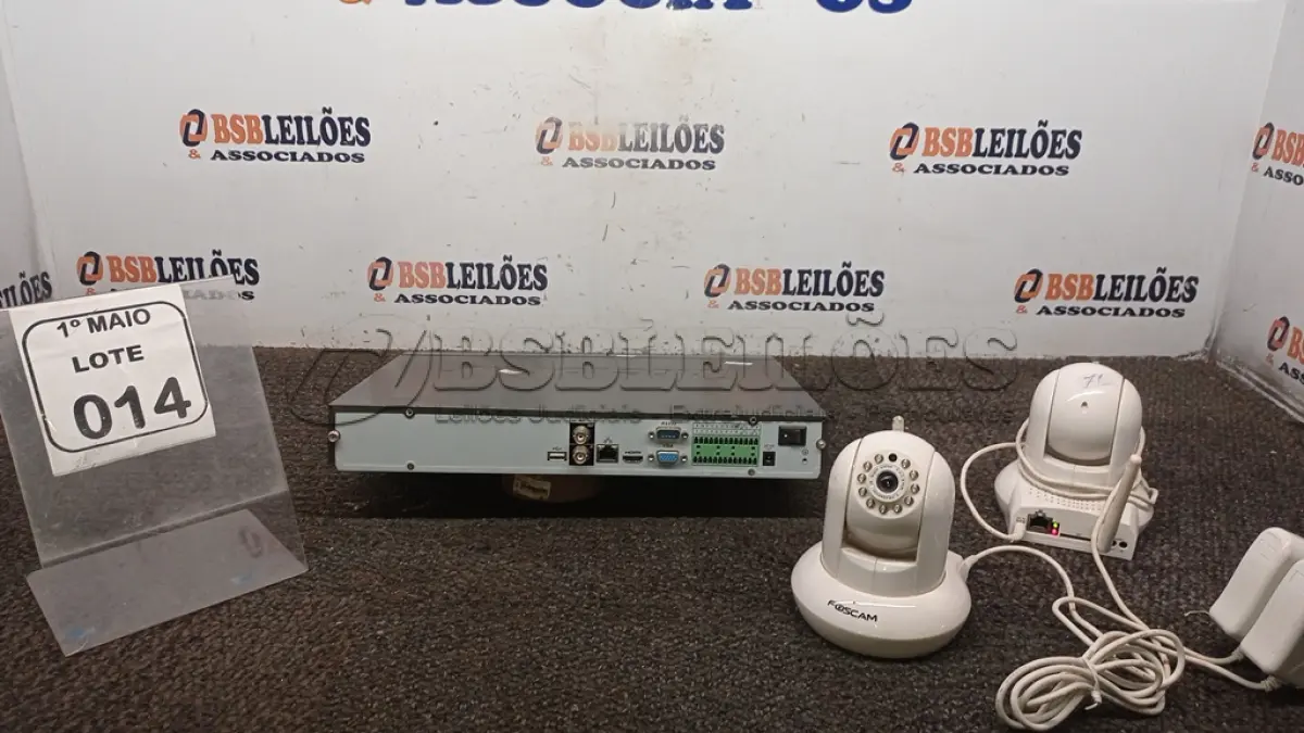 LOTE 014 - 01 APARELHO DE DVR MODELO NVD 3000 MARCA INTELBRAS E 02 CÂMERAS DE MONITORAMENTO MARCA FOSCAM. (NO ESTADO) ATENÇÃO! FAZER A VISITAÇÃO ANTES DE ARREMATAR, NÃO SABEMOS SE FUNCIONA, LEILÃO NÃO TEM GARANTIA E NEM DEVOLUÇÃO, SUJEITO A POSSÍVEIS AVARIAS VISÍVEIS/OCULTAS E/OU AUSÊNCIA DE COMPONENTES.