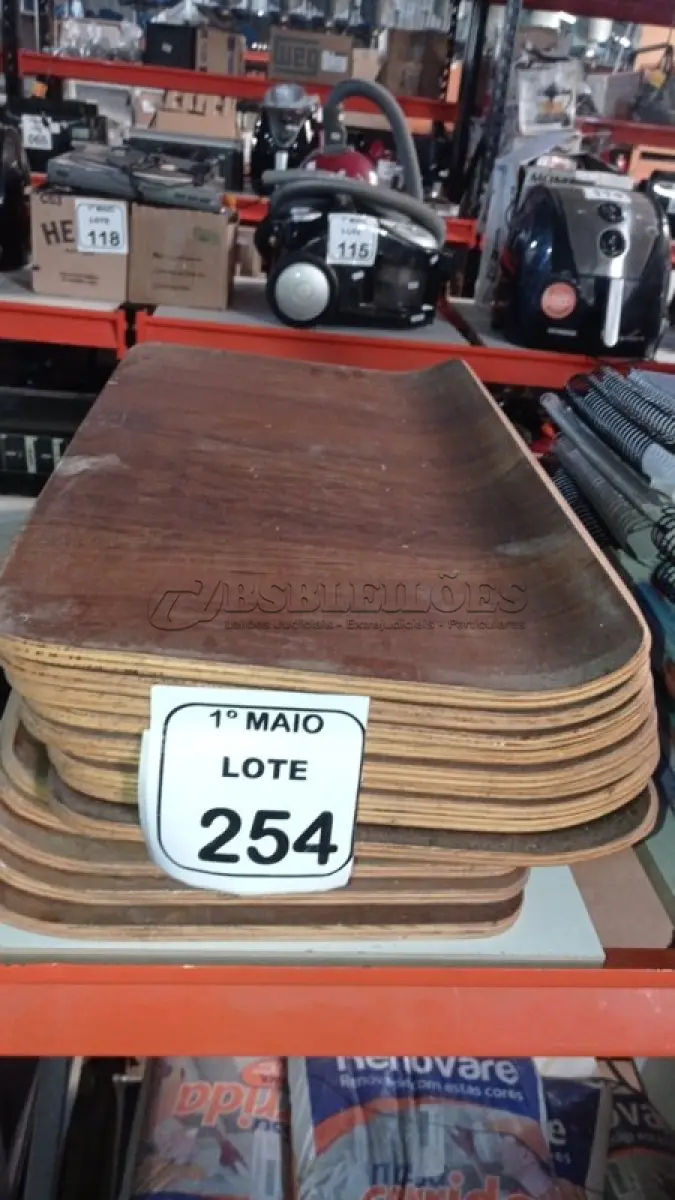 LOTE 254 - 15 PLACAS DE MADEIRA. (NO ESTADO) ATENÇÃO! FAZER A VISITAÇÃO ANTES DE ARREMATAR, NÃO SABEMOS SE FUNCIONA, LEILÃO NÃO TEM GARANTIA E NEM DEVOLUÇÃO, SUJEITO A POSSÍVEIS AVARIAS VISÍVEIS/OCULTAS E/OU AUSÊNCIA DE COMPONENTES.