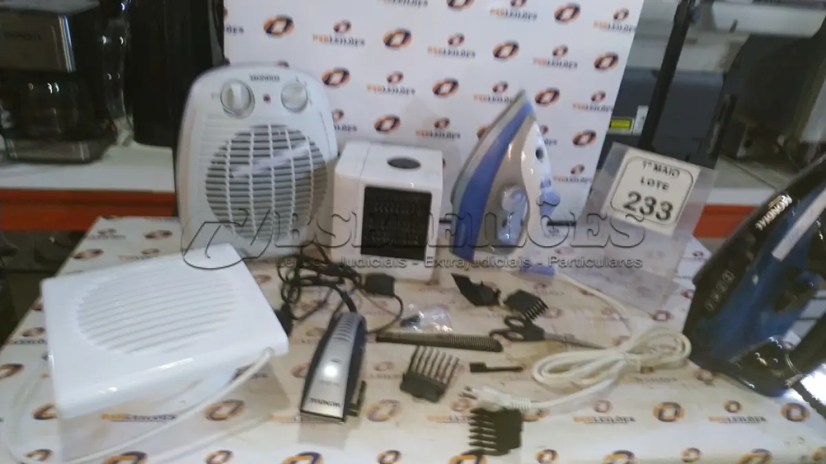 LOTE 233 - 01 AQUECEDOR 220V, 01 VENTILADOR AXIAL EXAUSTOR PARA BANHEIRO, 01 MINI UMIDIFICADOR, 01 MÁQUINA DE CORTAR BANHEIRO E 02 FERROS DE PASSAR 220V MARCA MONDIAL. (NO ESTADO) ATENÇÃO! FAZER A VISITAÇÃO ANTES DE ARREMATAR, NÃO SABEMOS SE FUNCIONA, LEILÃO NÃO TEM GARANTIA E NEM DEVOLUÇÃO, SUJEITO A POSSÍVEIS AVARIAS VISÍVEIS/OCULTAS E/OU AUSÊNCIA DE COMPONENTES.