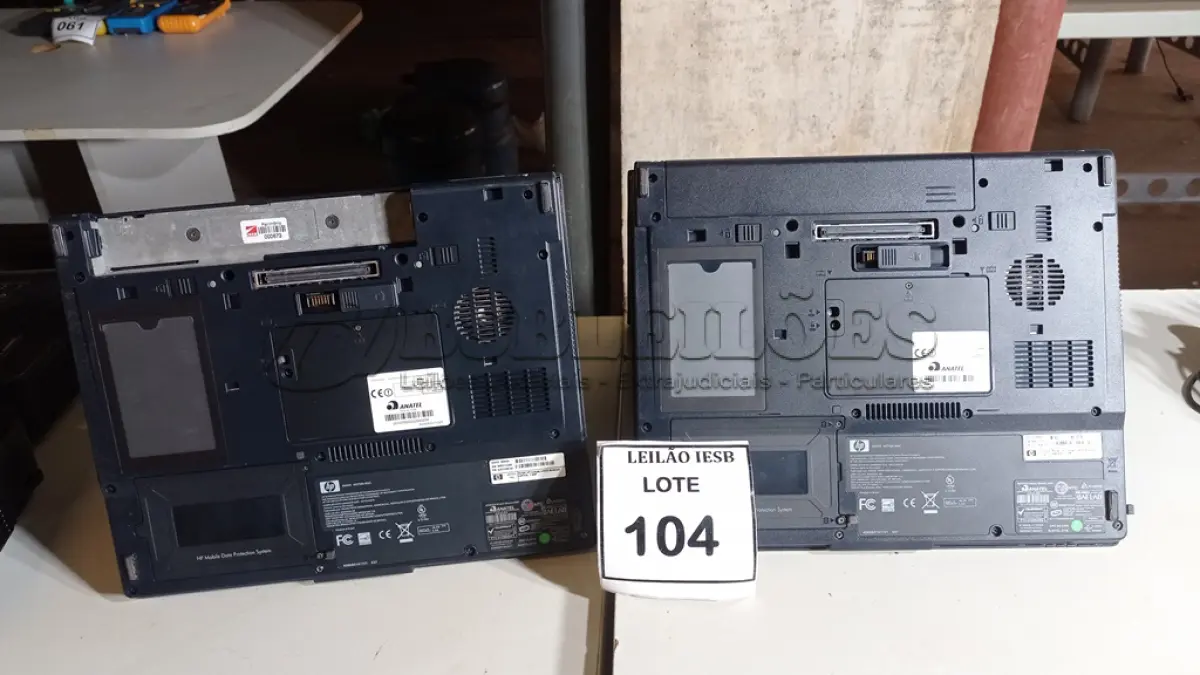 LOTE 104 - 02 NOTEBOOKS HP SEM FONTE. (NO ESTADO) ATENÇÃO! FAZER A VISITAÇÃO ANTES DE ARREMATAR, NÃO SABEMOS SE FUNCIONA, LEILÃO NÃO TEM GARANTIA E NEM DEVOLUÇÃO, SUJEITO A POSSÍVEIS AVARIAS VISÍVEIS/OCULTAS E/OU AUSÊNCIA DE COMPONENTES.