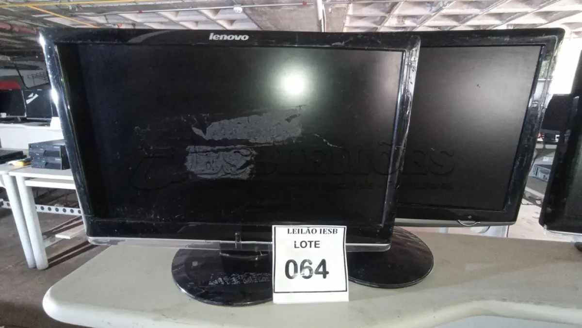 LOTE 064 - 01 MONITOR LG E 01 MONITOR LENOVO. (NO ESTADO) ATENÇÃO! FAZER A VISITAÇÃO ANTES DE ARREMATAR, NÃO SABEMOS SE FUNCIONA, LEILÃO NÃO TEM GARANTIA E NEM DEVOLUÇÃO, SUJEITO A POSSÍVEIS AVARIAS VISÍVEIS/OCULTAS E/OU AUSÊNCIA DE COMPONENTES.