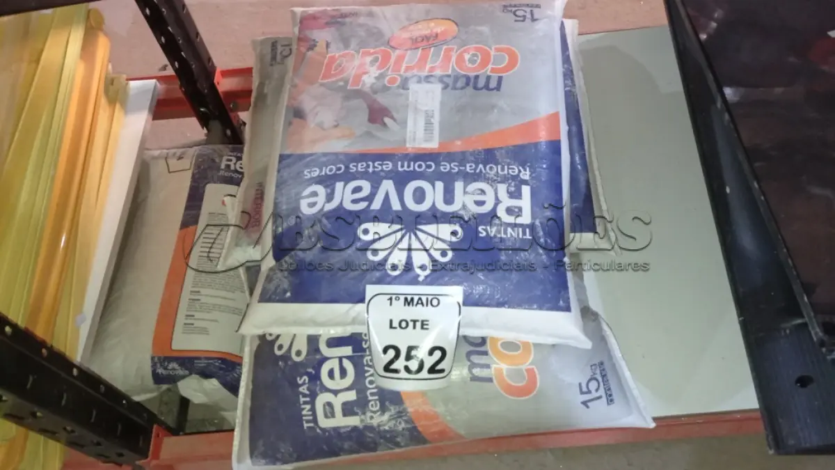 LOTE 252 - 05 PACOTES DE MASSA CORRIDA 15KG CADA MARCA RENOVARE. (NO ESTADO) ATENÇÃO! FAZER A VISITAÇÃO ANTES DE ARREMATAR, NÃO SABEMOS SE FUNCIONA, LEILÃO NÃO TEM GARANTIA E NEM DEVOLUÇÃO, SUJEITO A POSSÍVEIS AVARIAS VISÍVEIS/OCULTAS E/OU AUSÊNCIA DE COMPONENTES.
