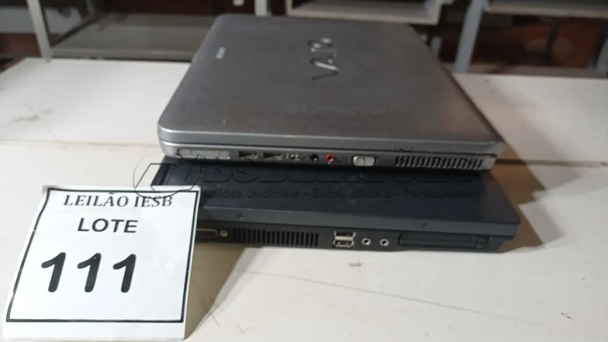LOTE 111 - 01 NOTEBOOK HP E 01 NOTEBOOK SONY VAIO SEM FONTE. (NO ESTADO) ATENÇÃO! FAZER A VISITAÇÃO ANTES DE ARREMATAR, NÃO SABEMOS SE FUNCIONA, LEILÃO NÃO TEM GARANTIA E NEM DEVOLUÇÃO, SUJEITO A POSSÍVEIS AVARIAS VISÍVEIS/OCULTAS E/OU AUSÊNCIA DE COMPONENTES.