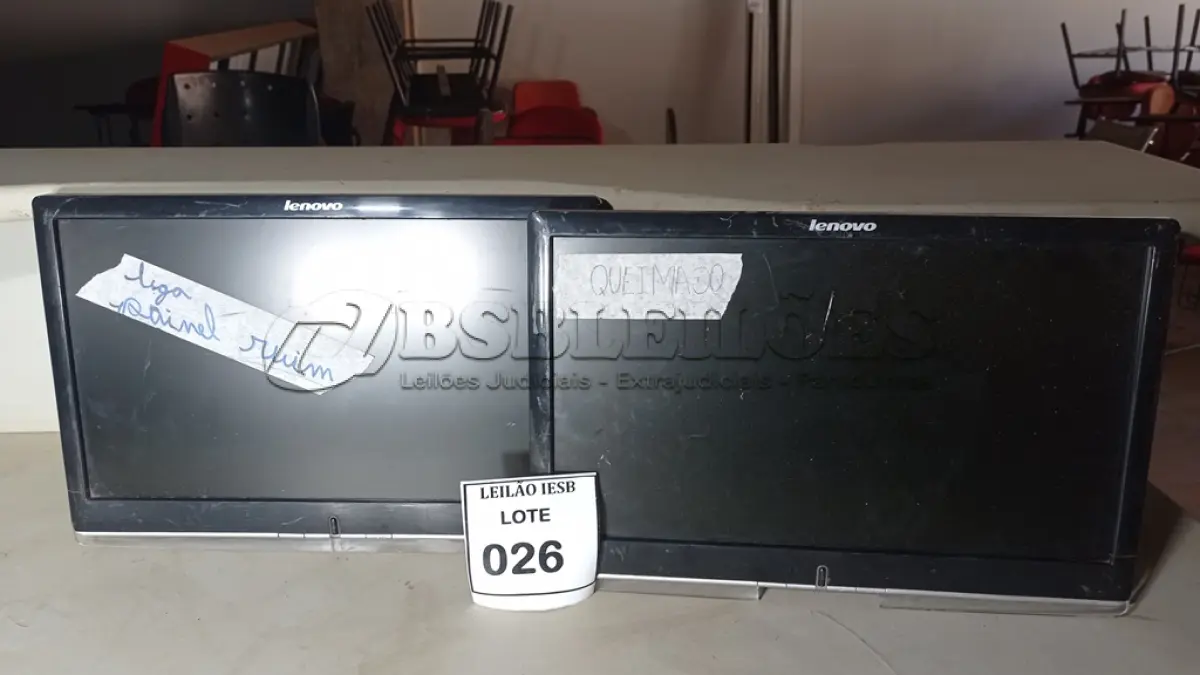 LOTE 026 - 02 MONITORES LENOVO. (NO ESTADO) ATENÇÃO! FAZER A VISITAÇÃO ANTES DE ARREMATAR, NÃO SABEMOS SE FUNCIONA, LEILÃO NÃO TEM GARANTIA E NEM DEVOLUÇÃO, SUJEITO A POSSÍVEIS AVARIAS VISÍVEIS/OCULTAS E/OU AUSÊNCIA DE COMPONENTES.