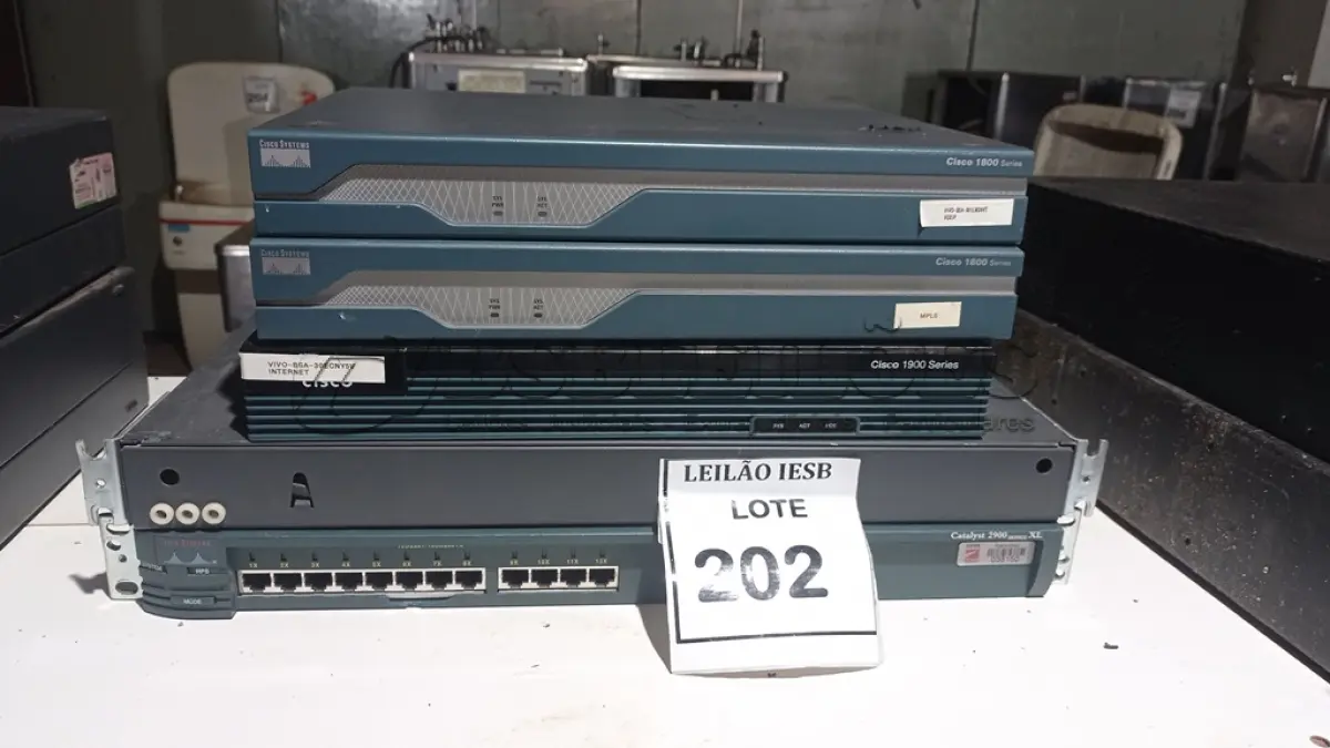 LOTE 202 - 01 LOTE COM SWITCHES E APARELHOS ÓPTICOS. (NO ESTADO) ATENÇÃO! FAZER A VISITAÇÃO ANTES DE ARREMATAR, NÃO SABEMOS SE FUNCIONA, LEILÃO NÃO TEM GARANTIA E NEM DEVOLUÇÃO, SUJEITO A POSSÍVEIS AVARIAS VISÍVEIS/OCULTAS E/OU AUSÊNCIA DE COMPONENTES.