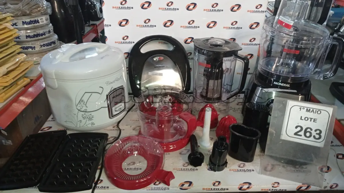 LOTE 263 - 01 ESPREMEDOR DE LARANJA, 01 LIQUIDIFICADOR 220V MARCA MONDIAL E 01 PANELA ELÉTRICA. (NO ESTADO) ATENÇÃO! FAZER A VISITAÇÃO ANTES DE ARREMATAR, NÃO SABEMOS SE FUNCIONA, LEILÃO NÃO TEM GARANTIA E NEM DEVOLUÇÃO, SUJEITO A POSSÍVEIS AVARIAS VISÍVEIS/OCULTAS E/OU AUSÊNCIA DE COMPONENTES.